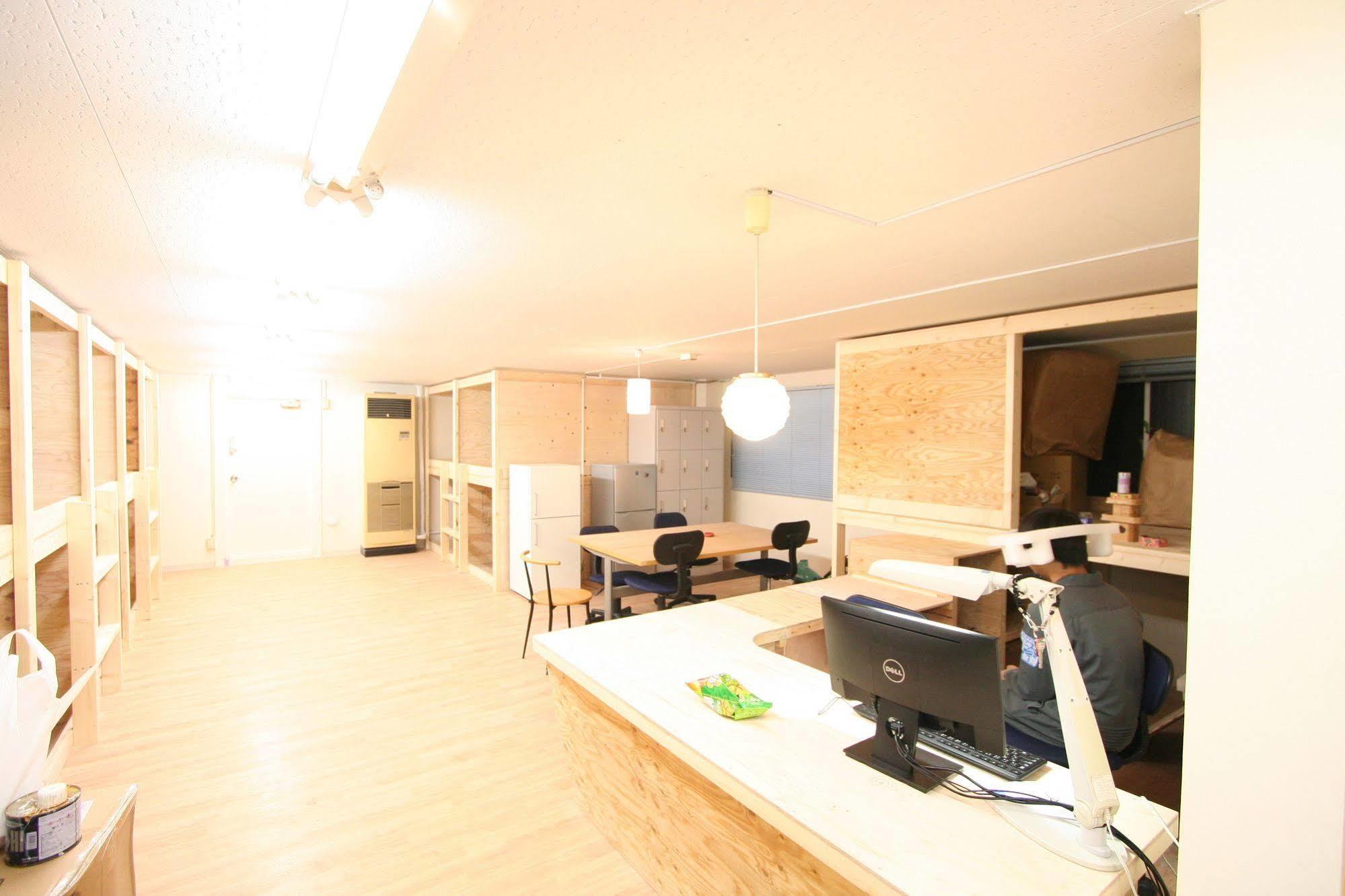 Edo Tokyo Hostel Buitenkant foto