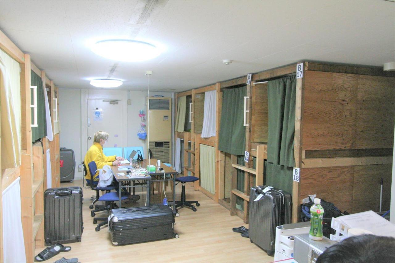 Edo Tokyo Hostel Buitenkant foto